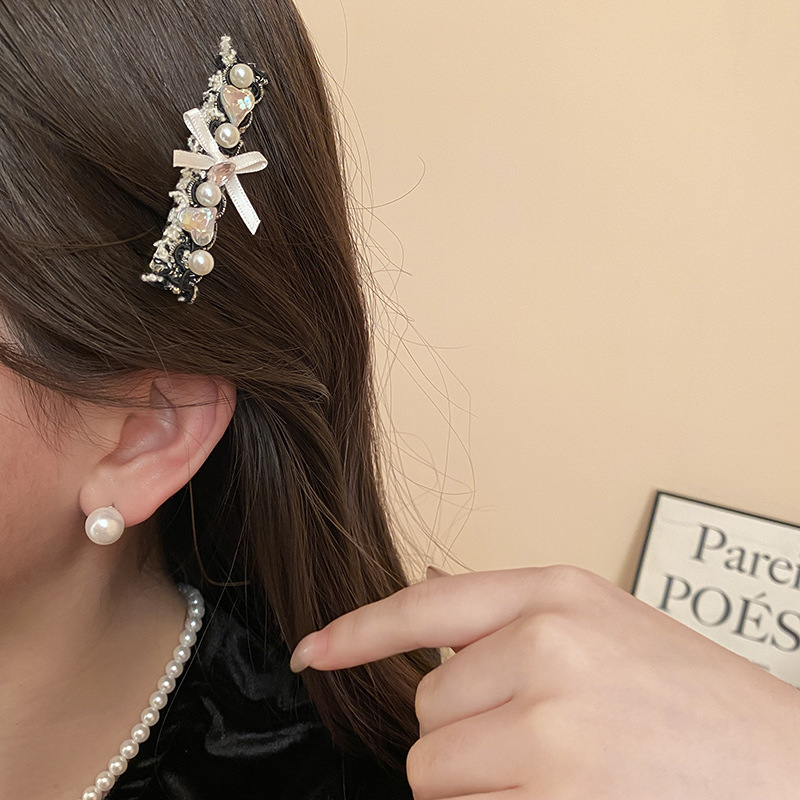 Exclusive Diamond Set Heart Pearl Bow Hair Clips Niche style Bang Clips with Luxury and Sophistication