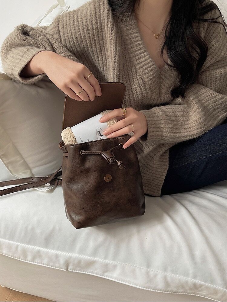 designer bag Same Style Compact Retro Brown Student Backpack for Women 2025 New Ins Simple Versatile Shoulder Bag