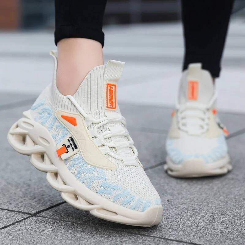 Ddmyoutdoor Hot Sale Beige Running Man Trainers Breathable Socks Men S Summer Sneakers Lightweight Sport Shoes Running Hombre Outdoor Shoes