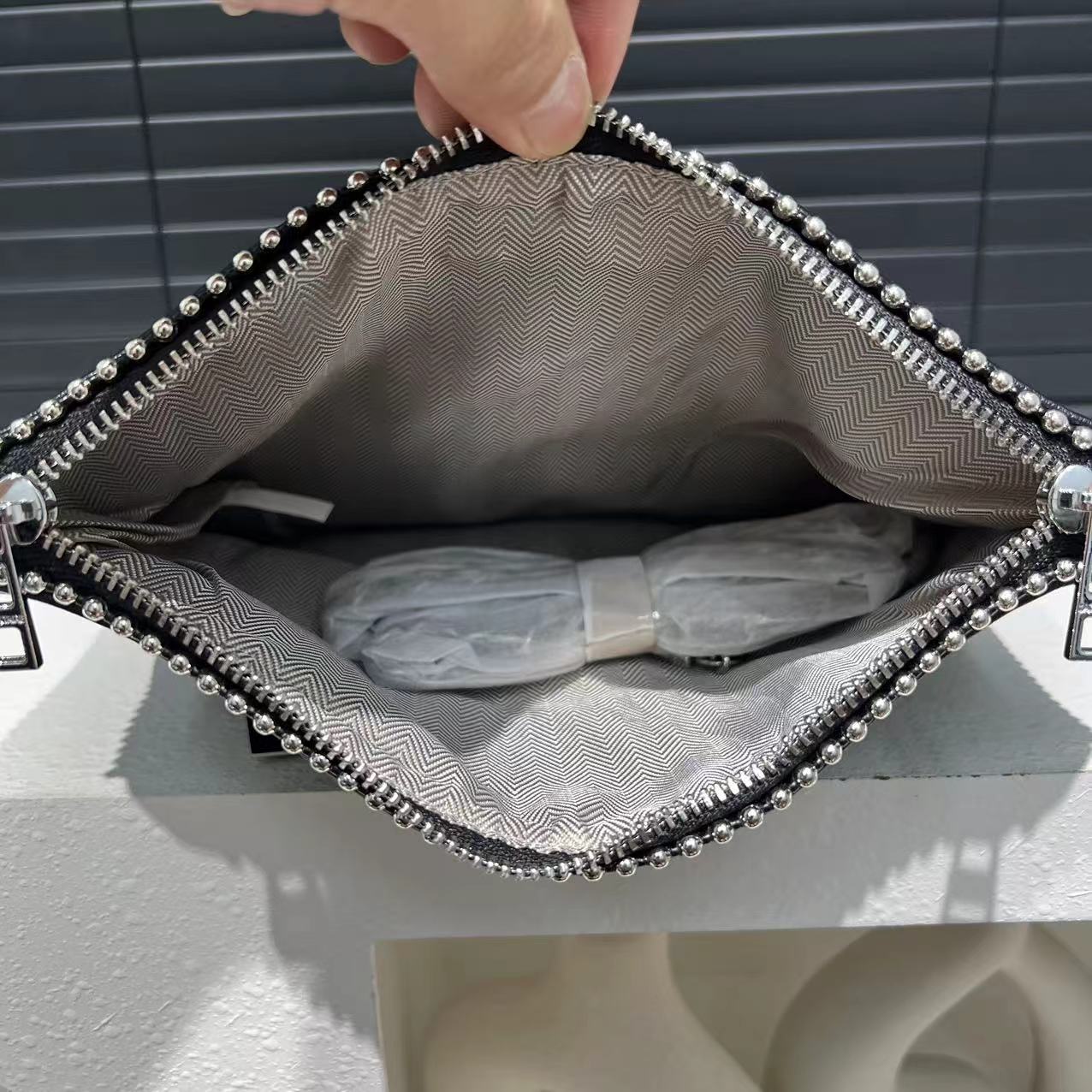 Women's fashion designer light luxury shoulder bag elegant beaded clutch bag