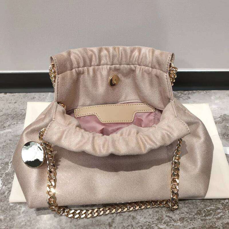 2025 New Single Shoulder Crossbody Fashion Versatile Drawstring Handbag Light Design Women's Chain Bag Large Capacity
