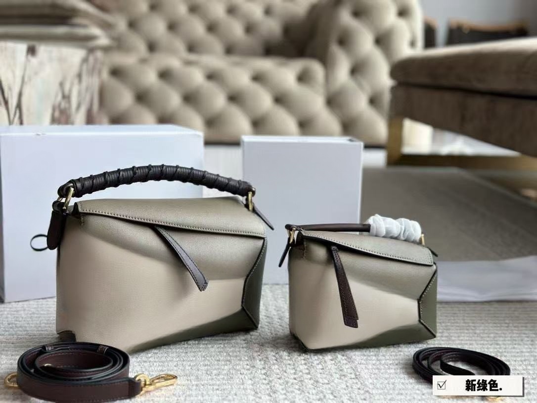 Elegant Top Designer Unisex Shouldered Leather Satchel Durable Material & Spacious Interior