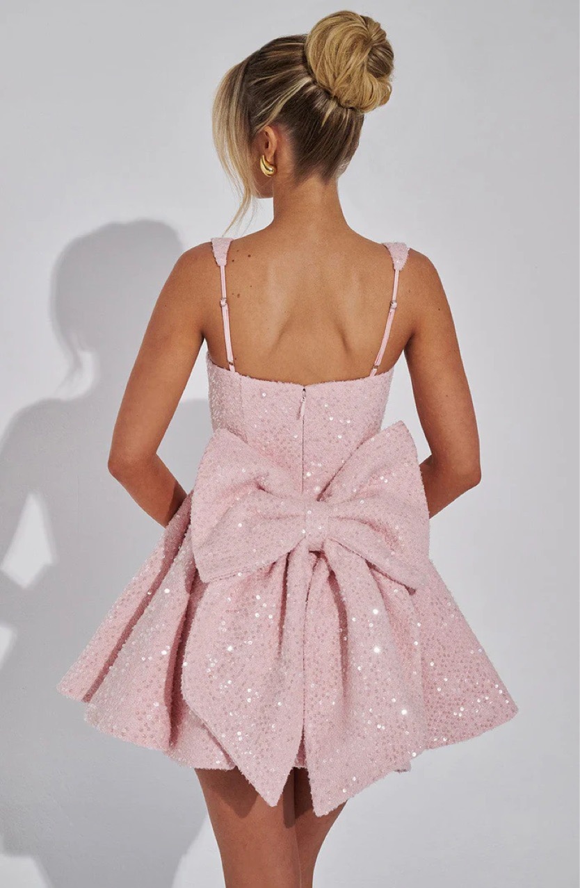 A large bow party dress with a European and American style