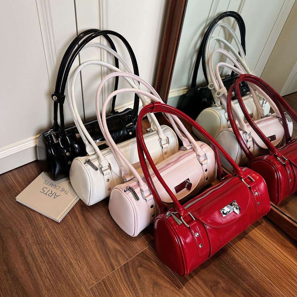 Niche High-End Bowling Handbag for Women 2025 New Fashion Versatile Simple Commuter Crossbody Pillow Bag