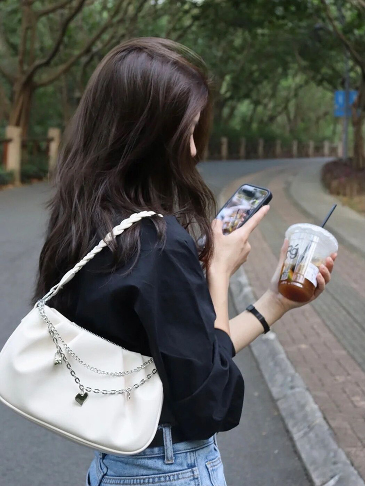 designer Niche Handbag for Women Wrinkled Cloud Tote Bag Simple Versatile Fresh Style Girl Shoulder Crossbody Chain Underarm Bag