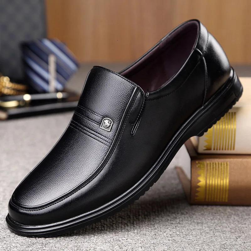 Genuine Leather shoes Men Loafers Slip On Business Casual Leather Shoes Classic Soft Moccasins Hombre Breathable Men Shoes Flat 250605
