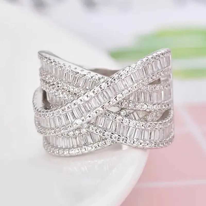 925 Sterling Silver Cross Rings Full Bling Iced Out Cubic Zirconia Gorgeous Wedding Band Accessories for Women Party Jewelry XJ250606