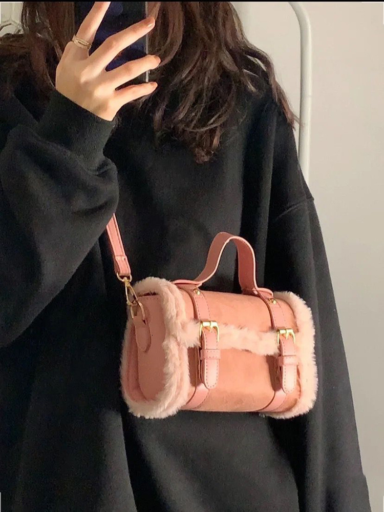 designer Li Tea Fashion Handbag Autumn Winter Women's Bag 2025 New High-end Ins Niche Furry Crossbody Bag