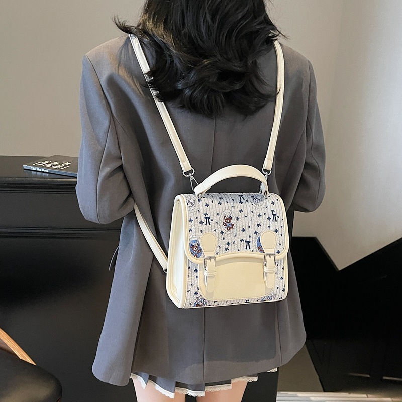 designer Korean Style Cute Cartoon Bear Handbag for Women 2025 New Fashion Casual Backpack Student School Bag