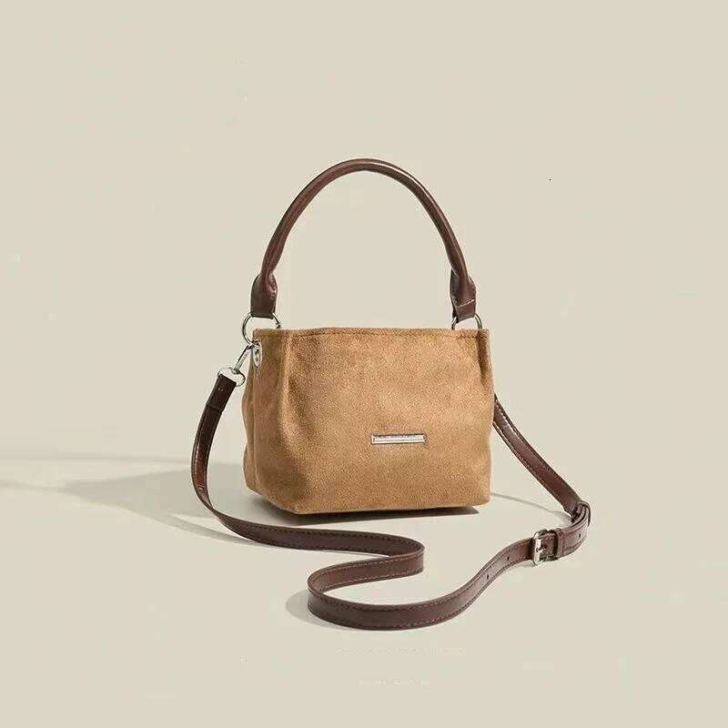 Korean Minority Design Women Shoulder Fashion Veet Leather Retro Multi-Functional Casual Crossbody Portable Box Bag