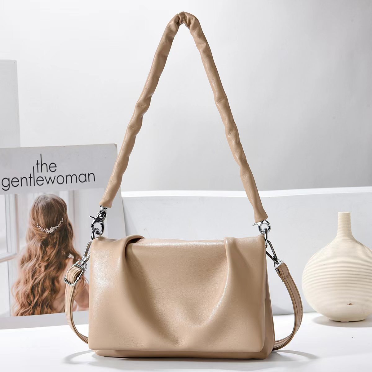 High Quality New Style Premium Underarm Bag Soft Leather Shoulder Bag Simple Versatile Travel High-end Sense Women's Bag Fashion Bags New Free De