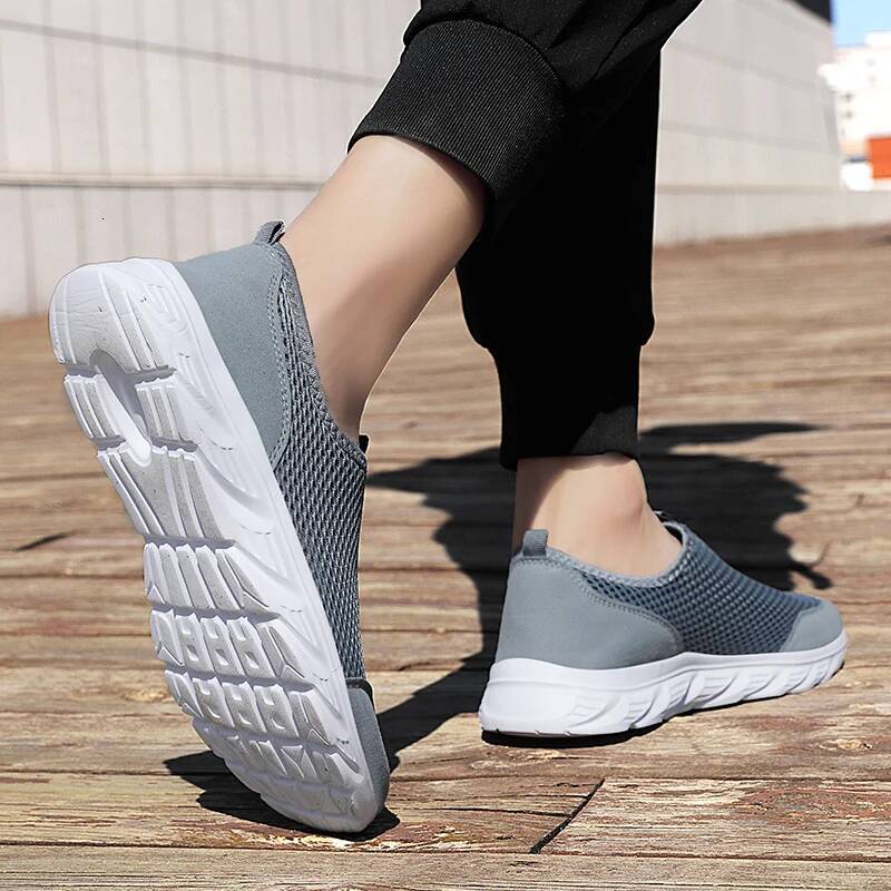 Ddmyoutdoor Summer High Quality Running Mesh Soft Sole Tenis Masculino Sneakers Fashion Outdoor Walking Breathable Flat Shoes Large Size Outdoor Shoes