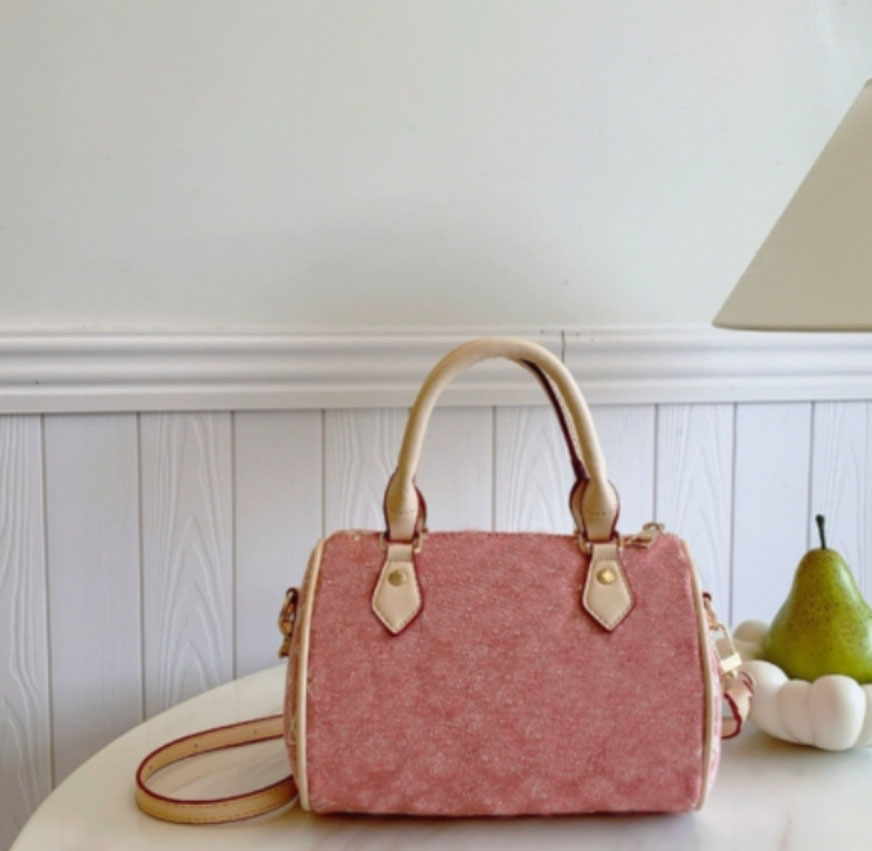 2025 top new women bag pink cowhide patent leather handbag crossbody pillow designer fjhz