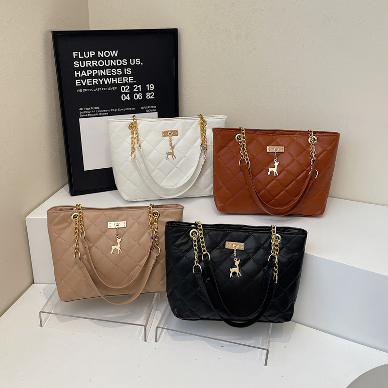 Top brand high-quality new free designer bag 2025 new Korean style quilted shoulder bag handbag embroidery chain bag simple new free designer bag