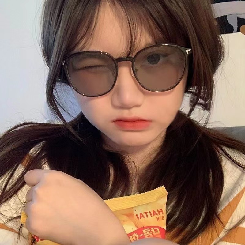 New Photochromic Anti-Blue Light Frame Glasses High-End Fashion Personality Versatile Daily Commuting Bare Face Artifact