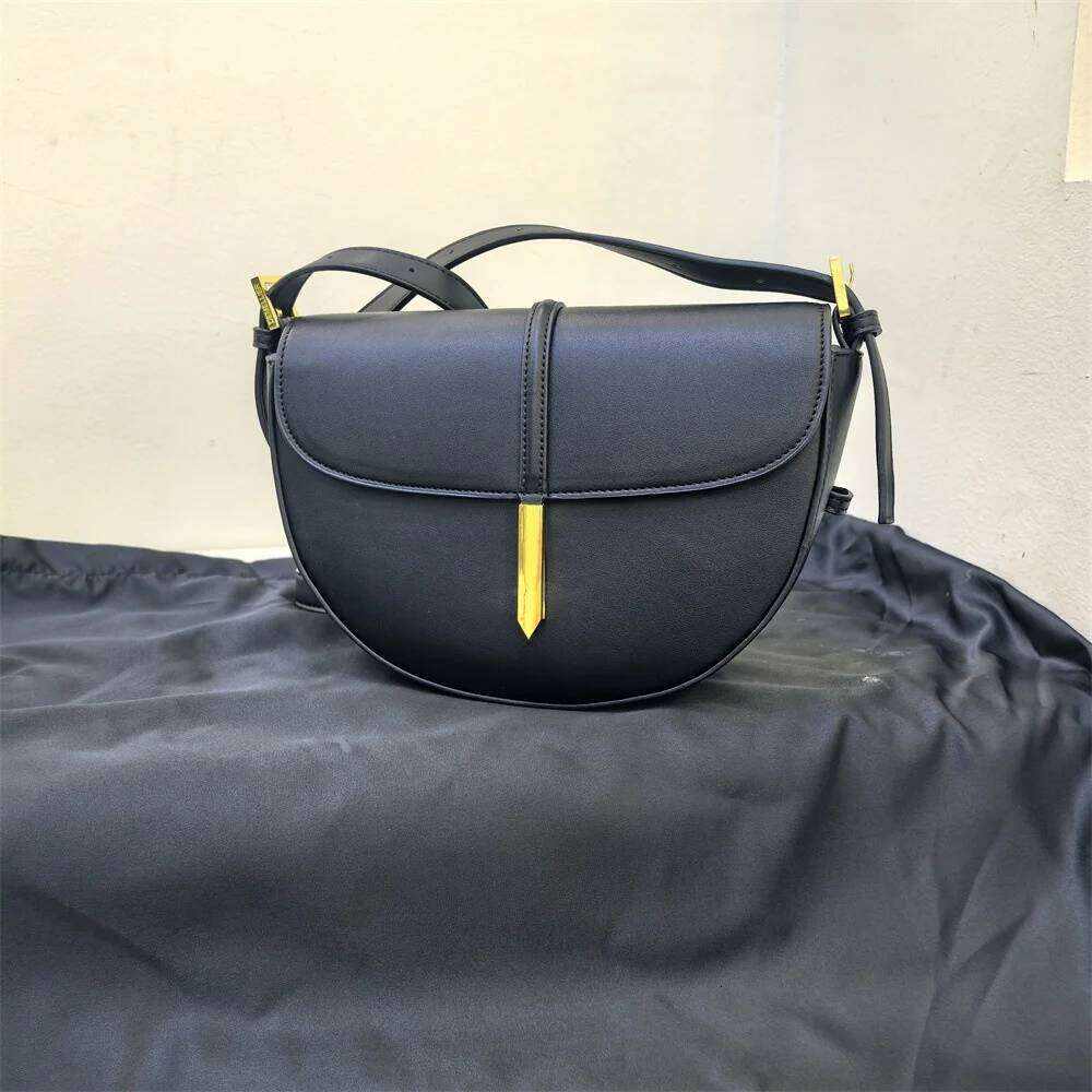 2025new Arrivalniche Style High-quality Leather Half-moon Maroon Fashionfashion One-shoulder Cross-body Saddle Bag For Women