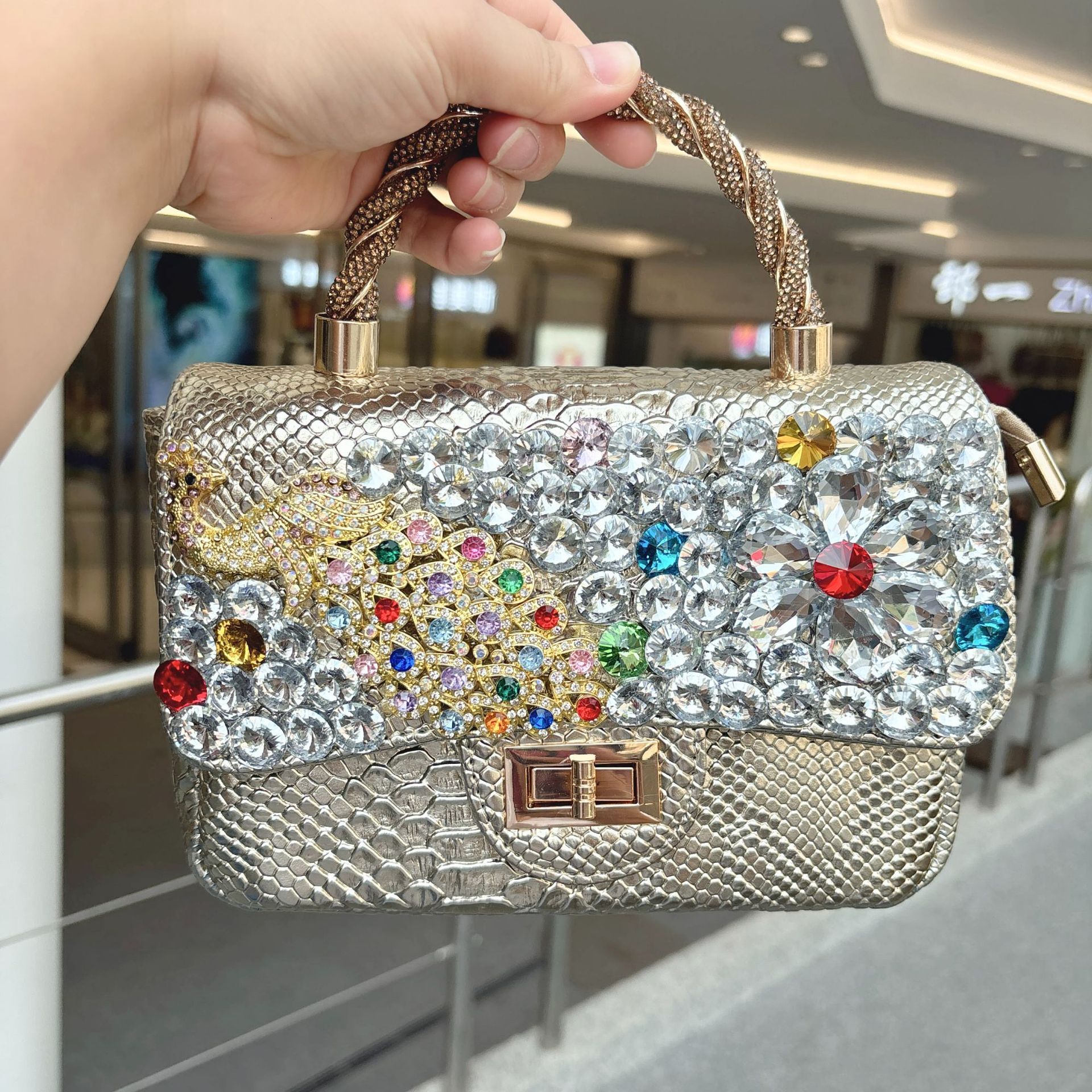 New Style Style Snake Pattern Diamond Bag Single Shoulder Crossbody Bag Crystal Hot Mom Bag Flower Sequin Chain Bag Rhinestone Bag New Free Delivery D