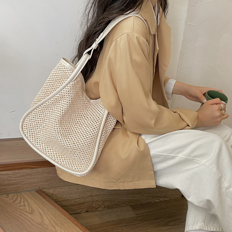 designer Korean Style INS Vacation Style Straw Bag 2025 Summer Single Shoulder Large Capacity Woven Underarm Bag Bucket Bag Beach Bag