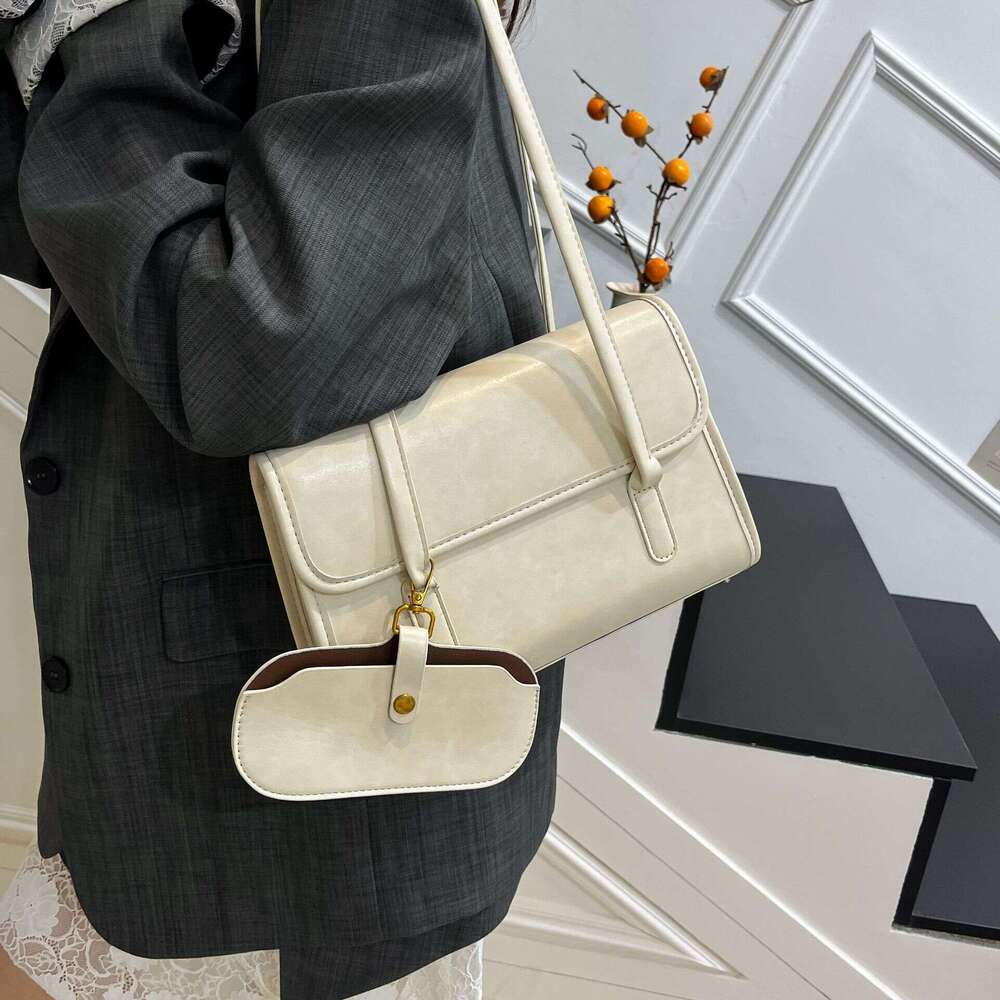 Fashion Underarm for Women 2025 New Korean Style Handbag Large Capacity Commuter Versatile Shoulder Bag