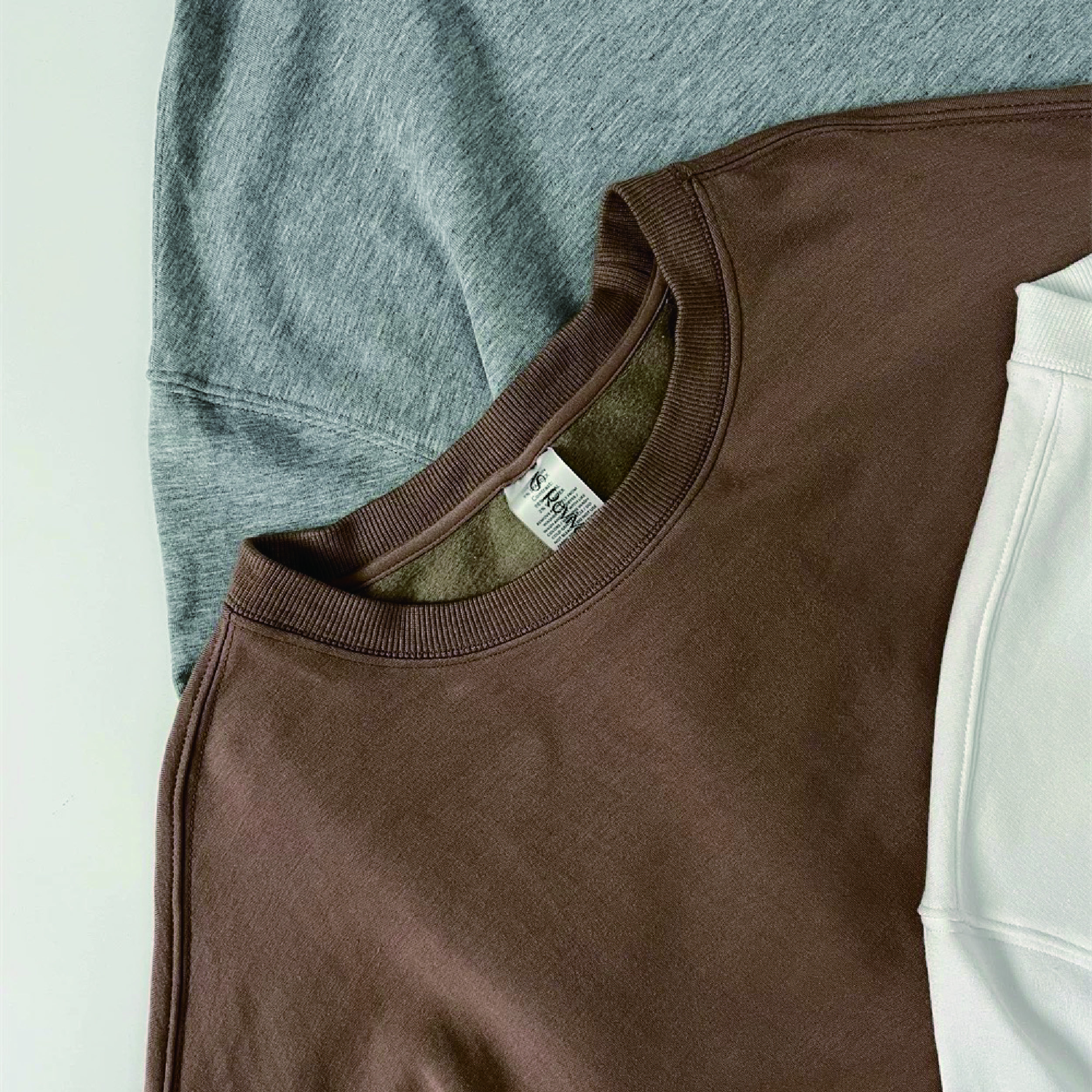 Fashionable Womens Loose-Fit Pullover Sweatshirt Simple & Comfortable Pure Color Model