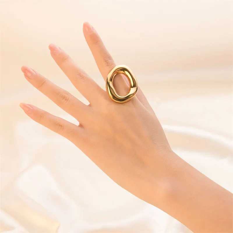 Stainless Steel Chunky Rings For Women Gold Color Waterproof Womens Hyperbole Large Ring Simple Geometric Aesthetic Female Ring W250606