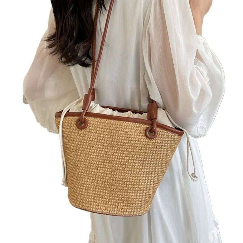 Rustic Style Woven Female 2025 New Seaside Vacation Beach Straw Bag Summer Leisure Shoulder Bucket Bags