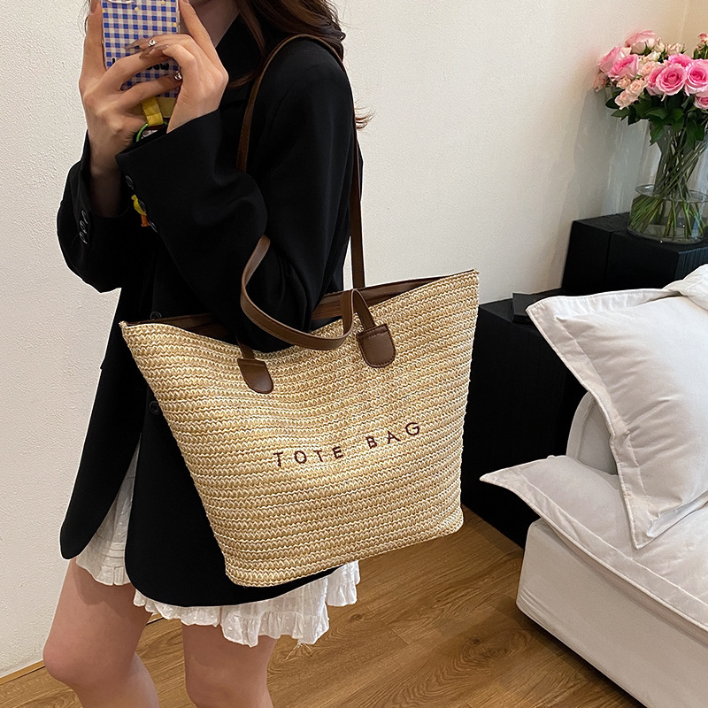designer Straw Woven Bag for Women Large Capacity 2025 New Vacation Beach Straw Bag Woven Basket Commuter Tote Bucke