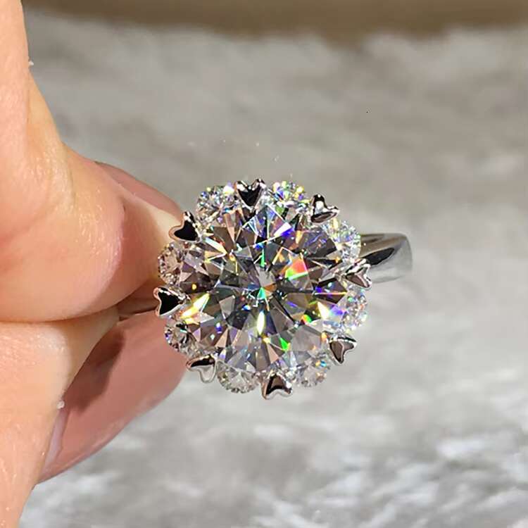 Romantic Handmade Diamond Cut Moissanite Ring 18K Gold and Diamond Ring for Girl