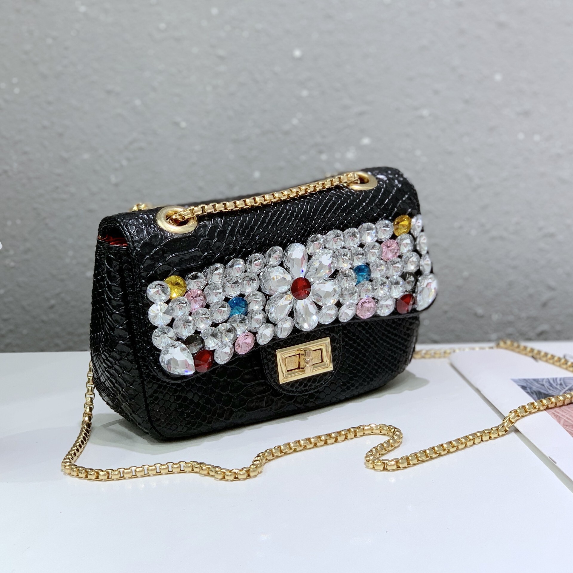 New Snake Pattern Diamond Bag Single Shoulder Crossbody Bag Crystal Gemstone Hot Mom Bag Flower Sequin Chain Bag Rhinestone Bag New Free Delivery Desi