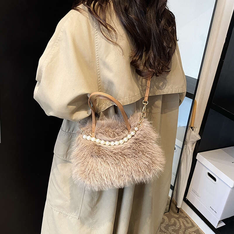 Korean Style Fashion Plush Handbag for Women New Niche Shoulder Versatile Pearl Chain Elegant Crossbody Bag