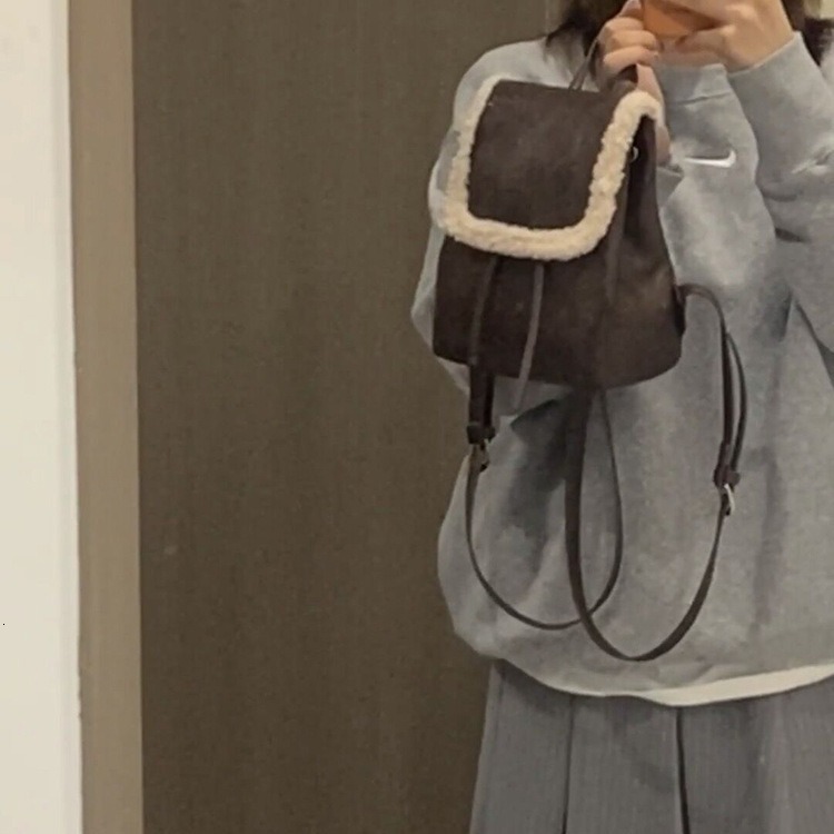 designer 2025 Autumn Winter New Niche Retro Plush Backpack for Women Korean Style Ins Simple Versatile Lamb Wool Bag