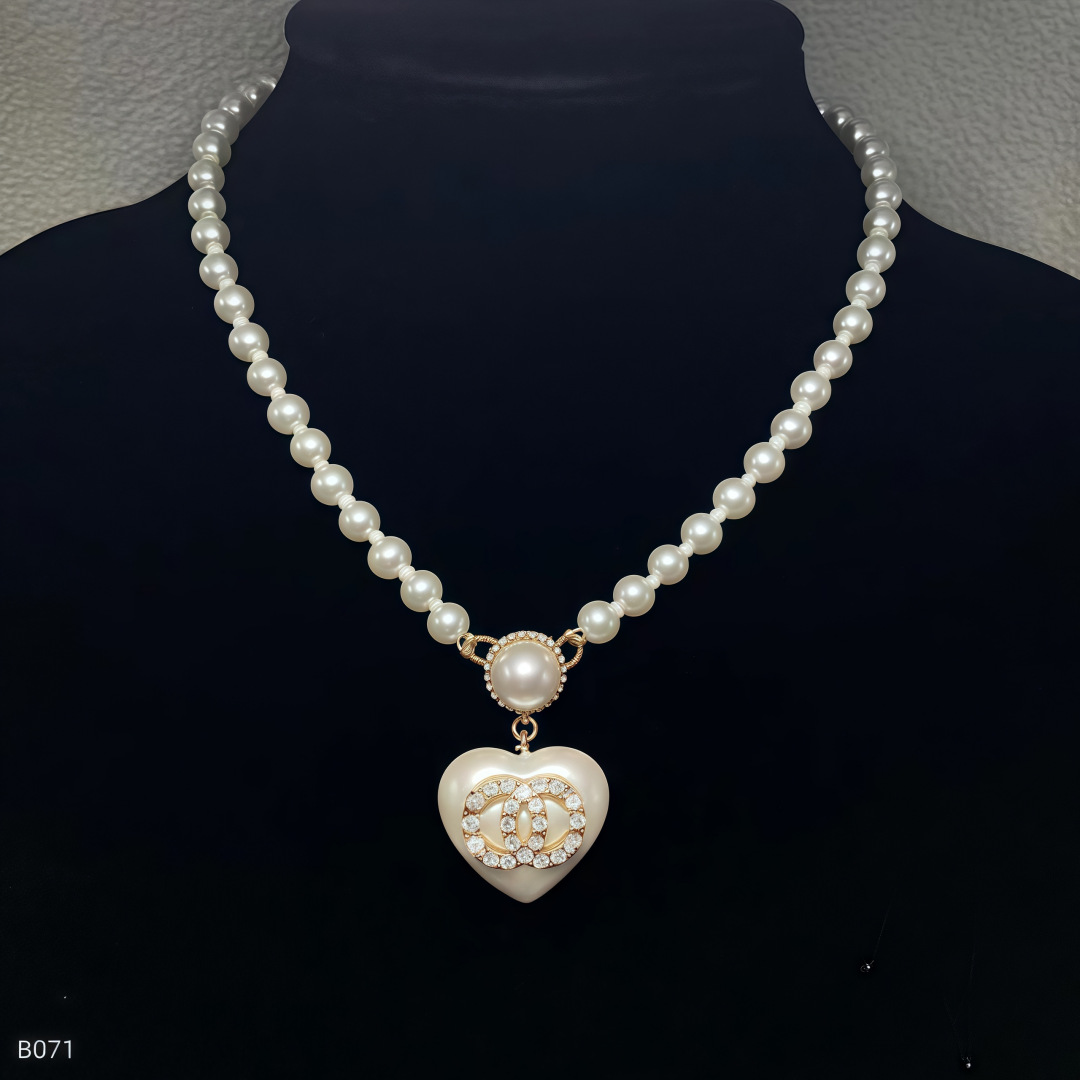 Designer Necklace for Women necklace Brand Letter Diamond Heart Pendant Necklaces Chokers Luxury Pearl Chain Jewelry Accessories