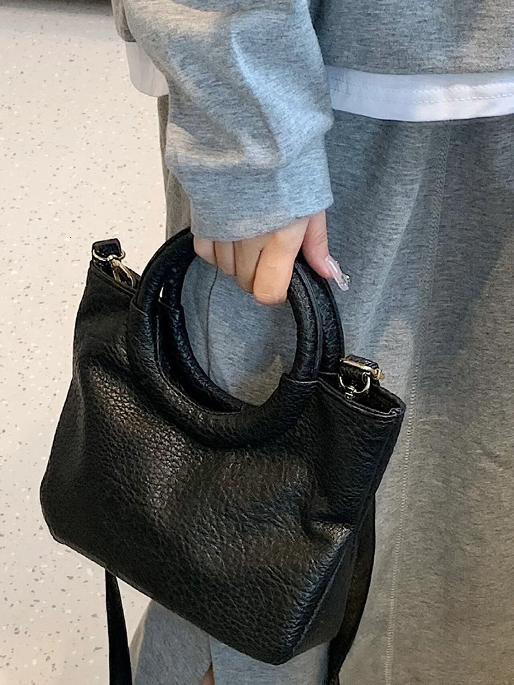 designer Niche Design High-End Retro Round Ring Handbag for Women Korean Style Elegant Versatile Fashion Soft Shoulder Crossbody Bag