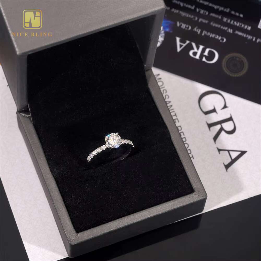 Women Moissanite Jewelry Solid Gold Silver Trendy Moissanite Wedding Ring 4 Claws Round Brilliant Cut Moissanite Wedding Ring