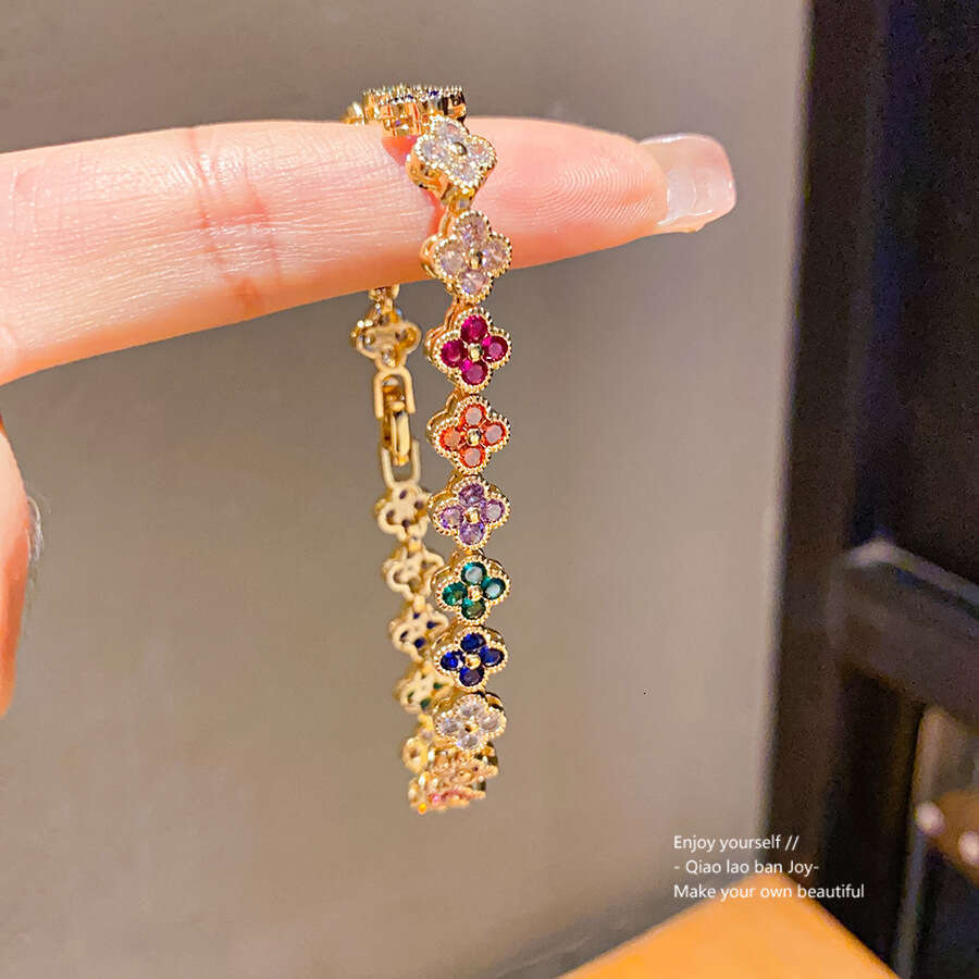 Luxury jewelry designer bracelet Zircon Three-Petal Grass Irregular Clasp Fashion Sweet Temperament Bracelet Light High-End Sense Jewelry for Women