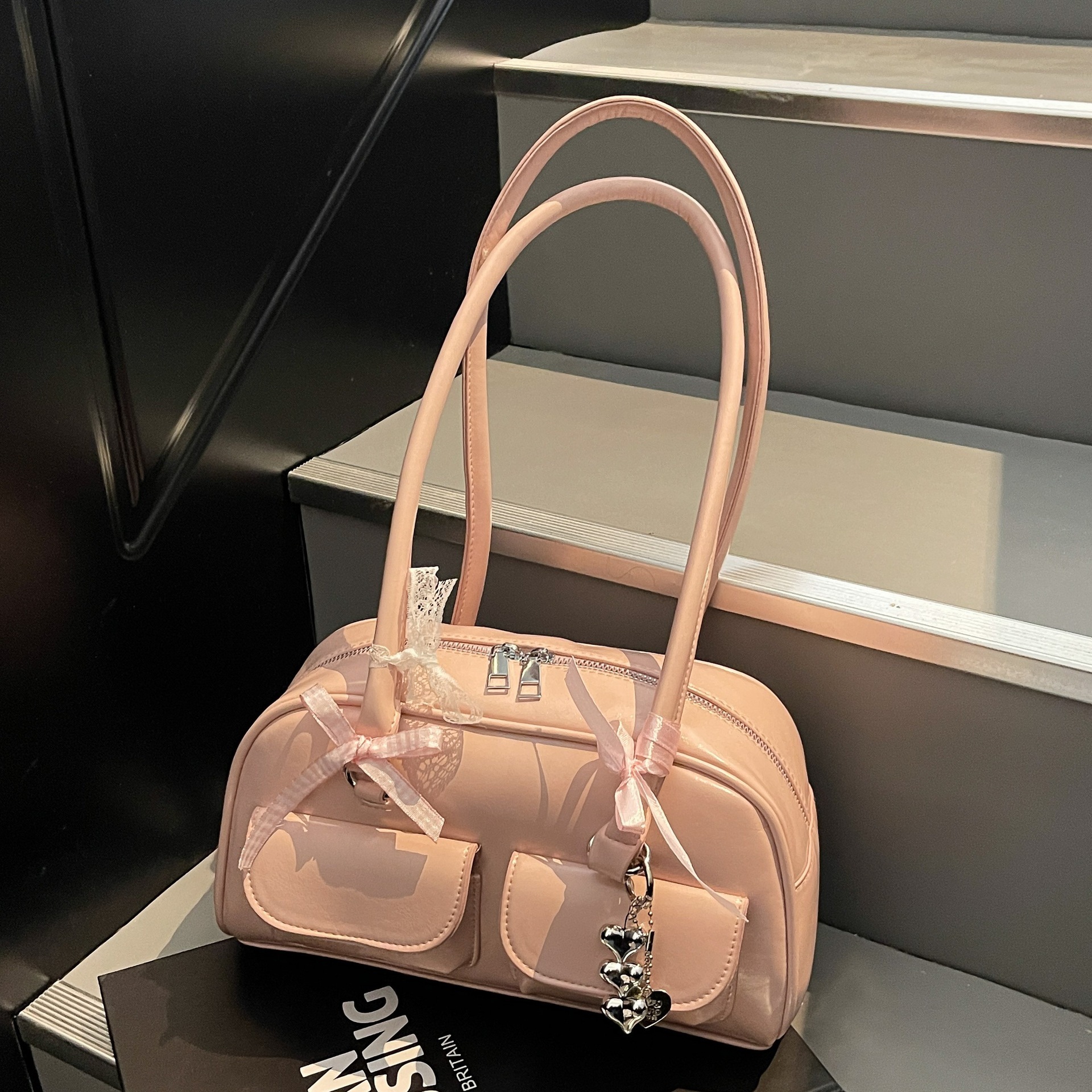 designer High-End Commuter Tote Bag 2025 Spring Summer Large Capacity Shoulder Underarm Bag Versatile Double Pocket Boston Bag