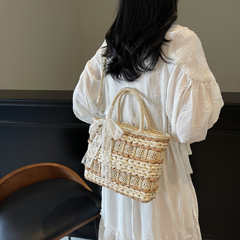 designer Handmade Straw Woven Bag for Women 2025 New Spring Summer Large Capacity Fashion Versatile Woven Bag Single Shoulder Crossbody Bucket Bag