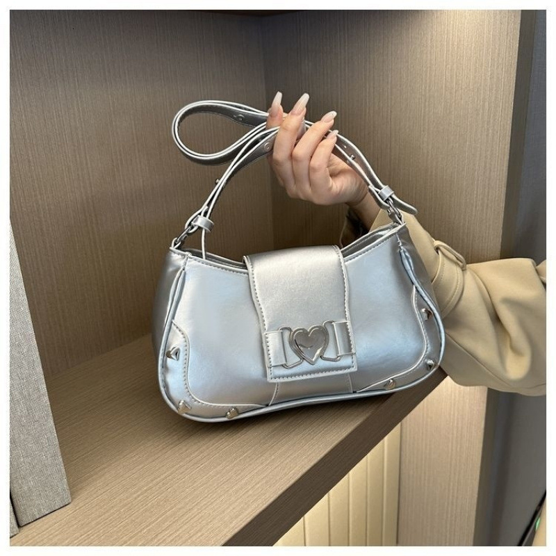 New Style Heart Sweet Cool Girl Hot Girl Underarm New Versatile Niche Design High-end Single Shoulder Crossbody Bag New Free Delivery Designer Bag