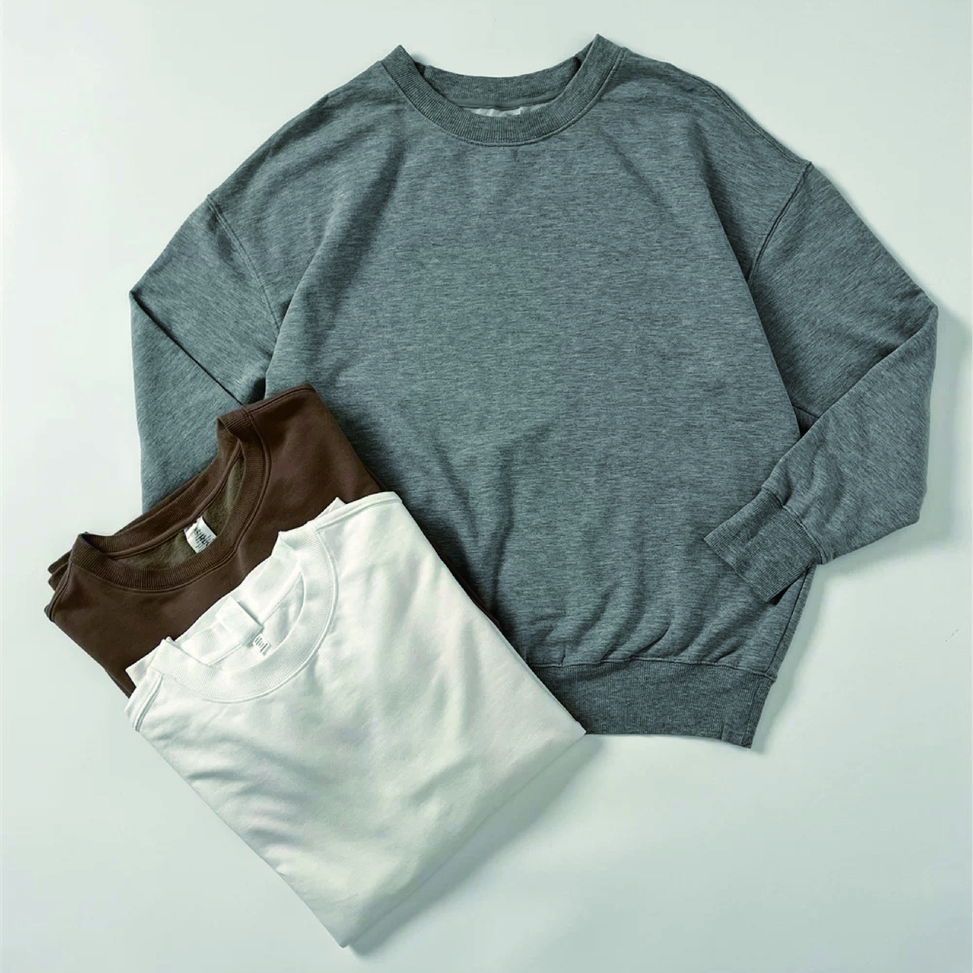 Fashionable Womens Loose-Fit Pullover Sweatshirt Simple & Comfortable Pure Color Model