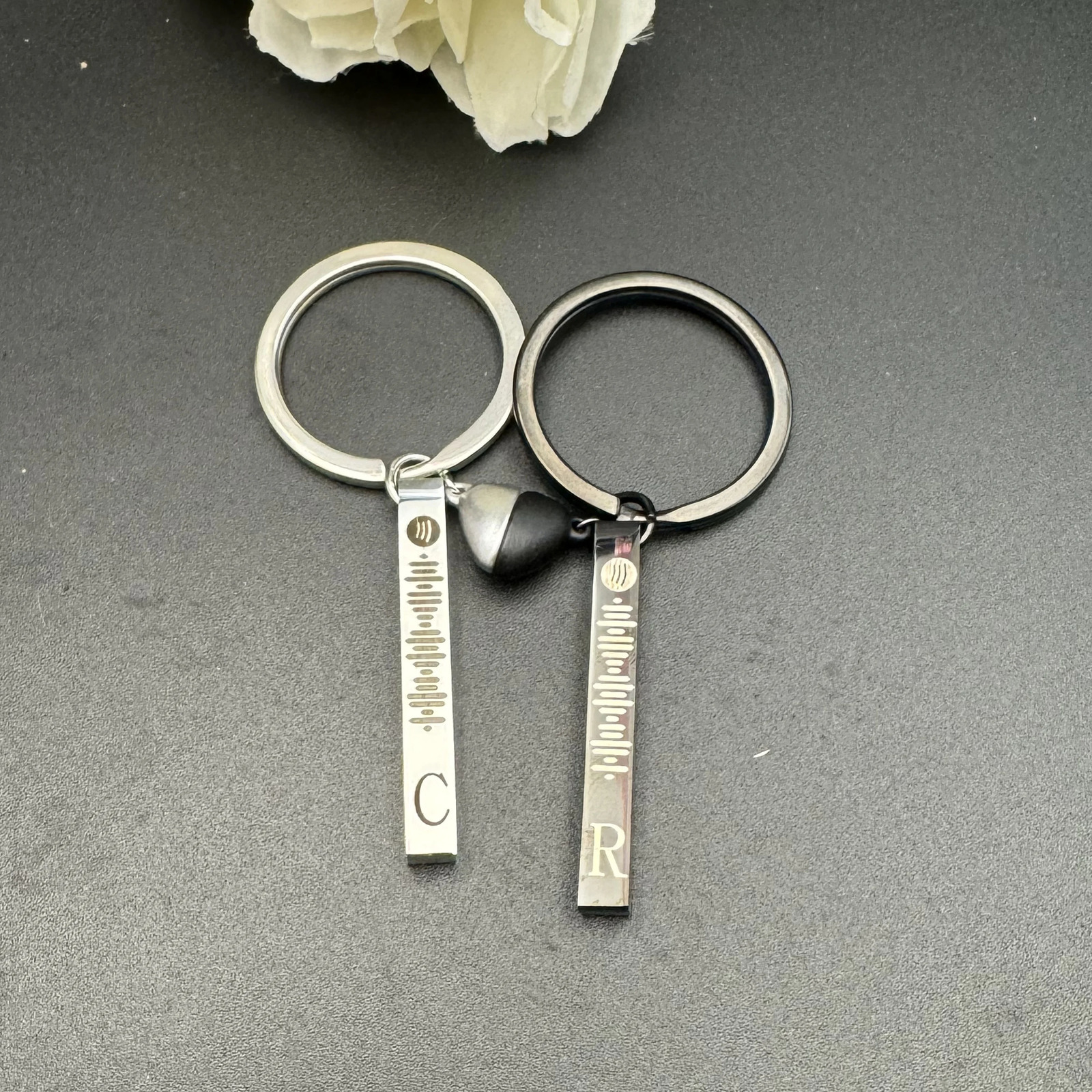 2pcs/set Personalized Music Code Keychain for Couple Friends Stainless Steel Custom Laser Engrave Letter Couple Keychain Gifts 250530