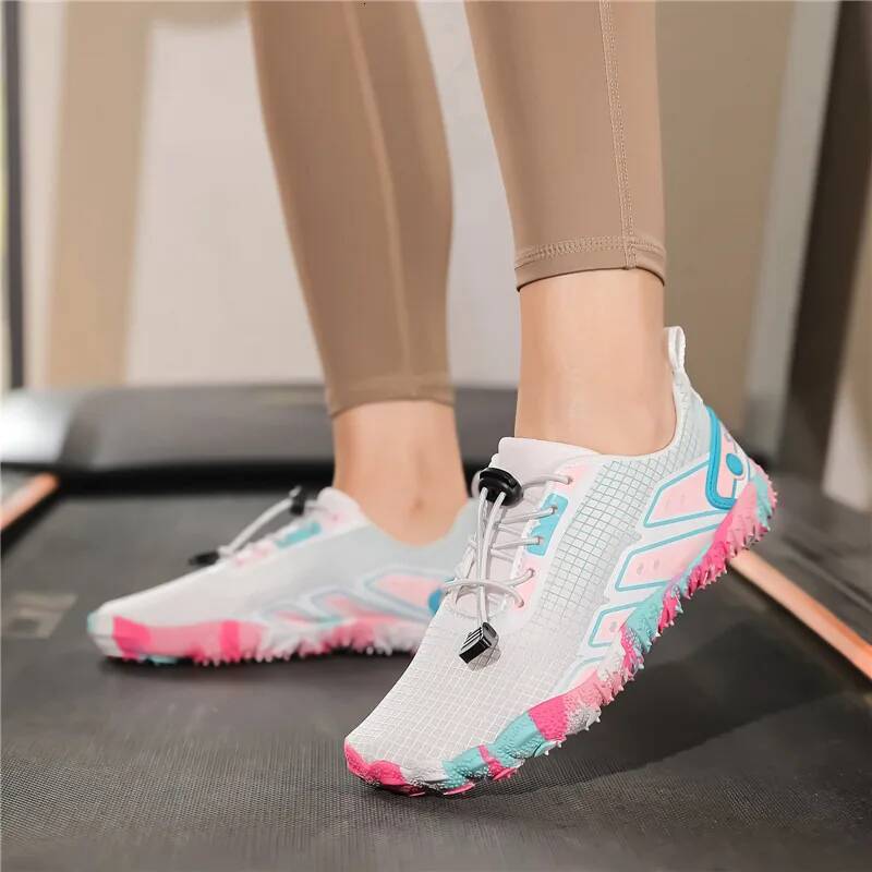 Ddmyoutdoor New Fashion White Swimming Man Non Slip Quick Drying Barefoot Unisex Beach Water Shoes Big Size Sneakers Men Outdoor Shoes