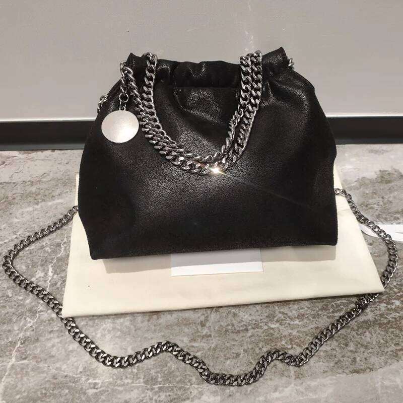 2025 New Single Shoulder Crossbody Fashion Versatile Drawstring Handbag Light Design Women's Chain Bag Large Capacity