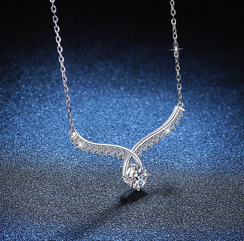 Sophisticated Ladies' S925 Sterling Silver 1ct Moissanite Angel Wings Necklace - A Touch of Elegance