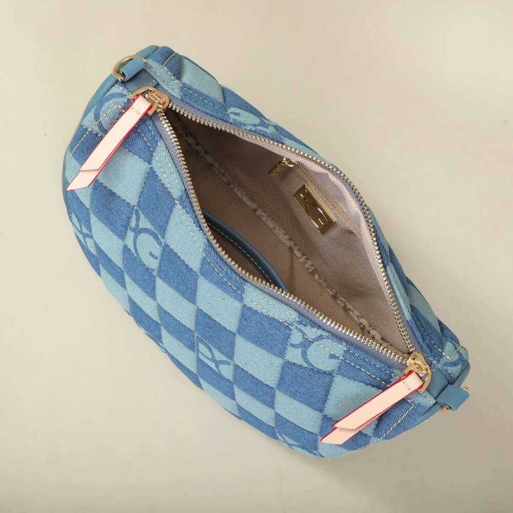 PG Handbag 2025 New Shoulder Crossbody Light High-End Fashionable Versatile Women's Bag