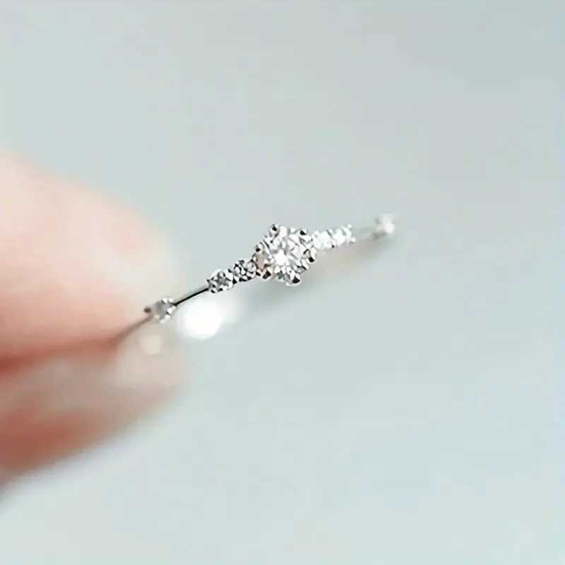 Huitan Classic Shiny CZ Rings Female 925 Sterling Silver Gorgeous Simple Stylish Accessories Exquisite Wedding Bridal Jewelry XJ250606