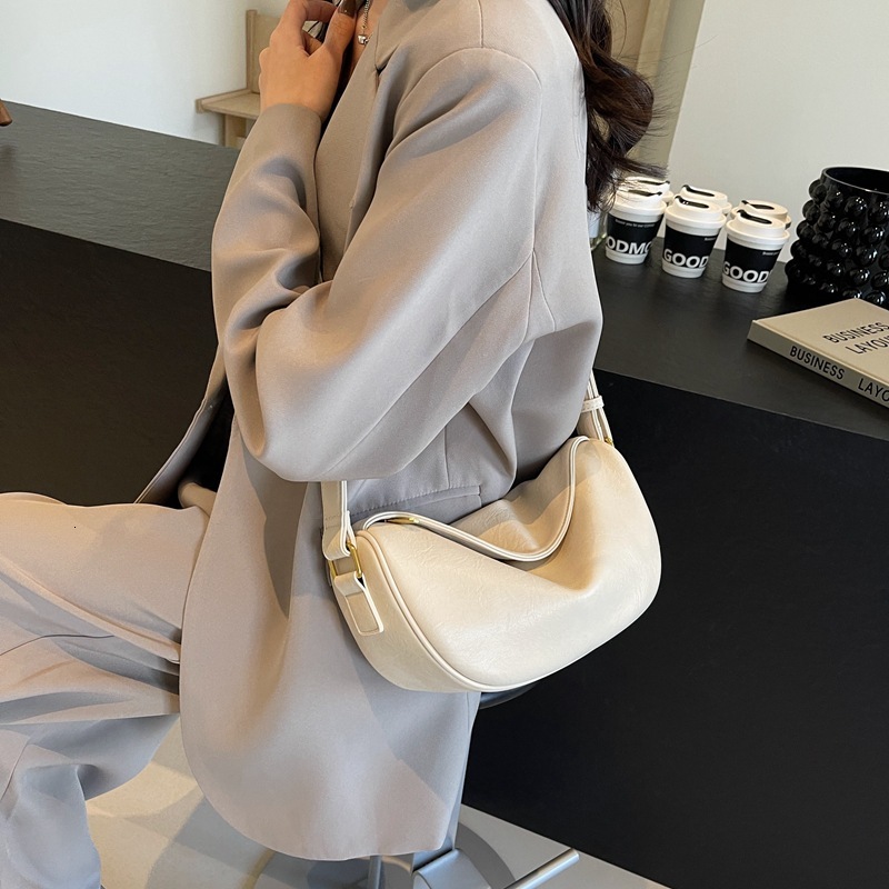designer Niche Retro Underarm Bag for Women 2025 New Fashion Versatile Shoulder Crossbody Bag Soft Surface High-end Dumpling Bag