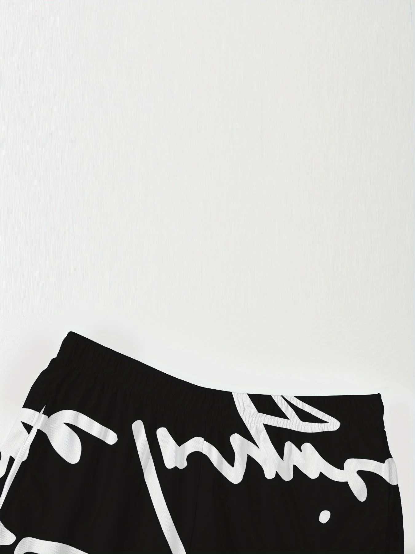 The 2025 summer new two-piece casual mens short-sleeved and short-shorts set made of polyester fiber is breathable and lightweight W250609