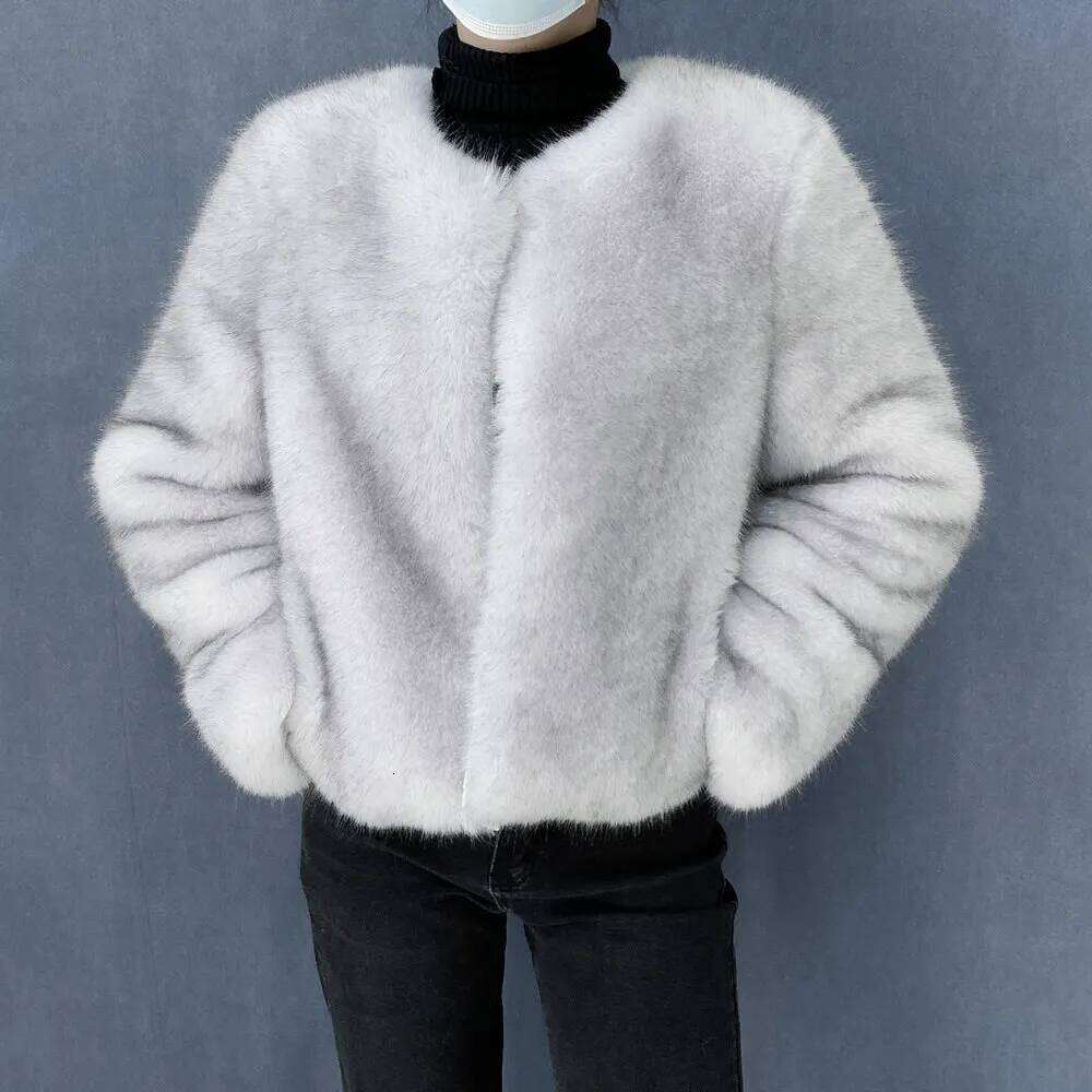 Street Fashion Faux Coat Women Winter Hot Cool Girls Fluffy Short Fur Fox Jacket luanyun