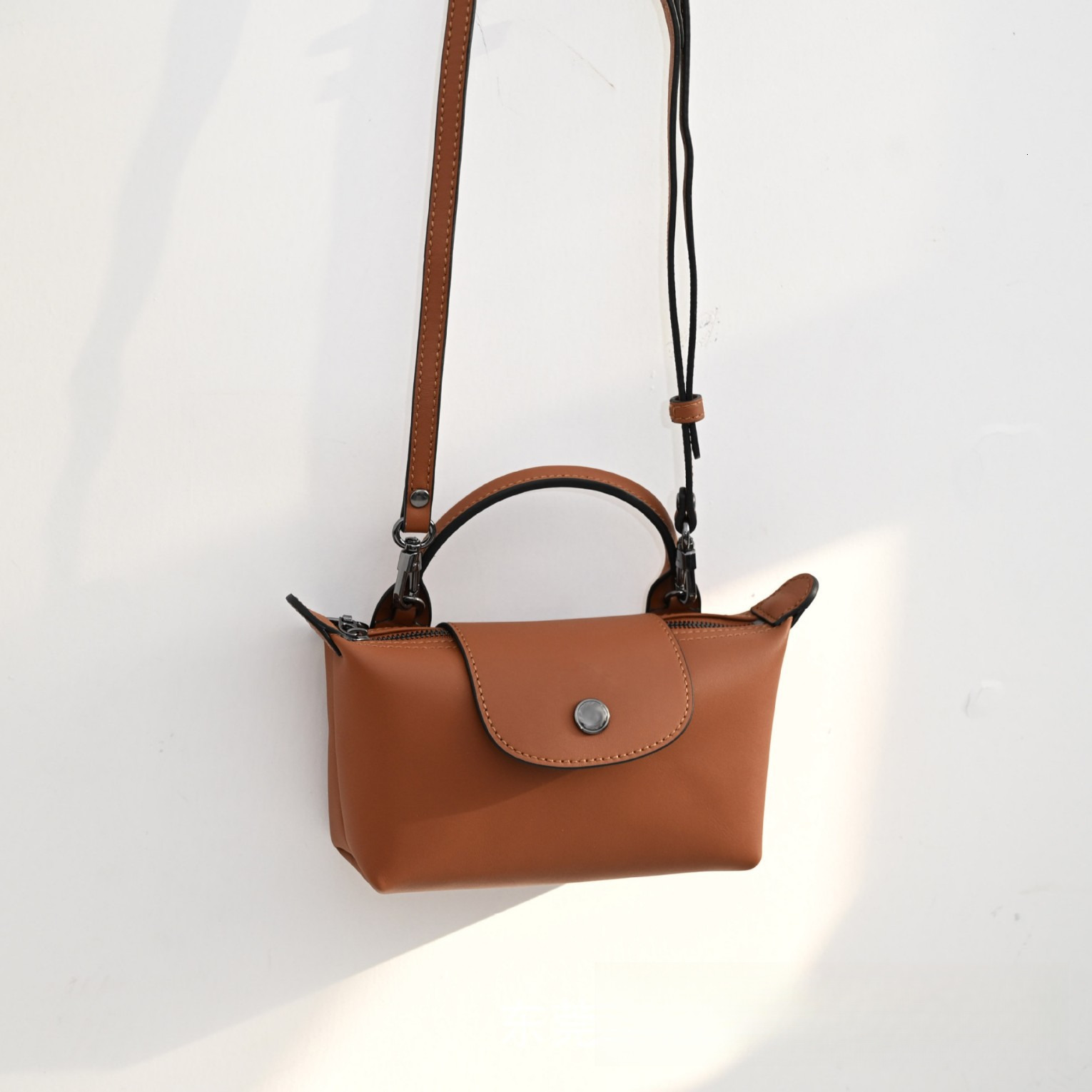 quality Brand High Quality New Style Free Delivery Designer Bag Maca Leather Store High-Quality Top Layer Cowhide Mini Dumpling Bag New Free Delivery 