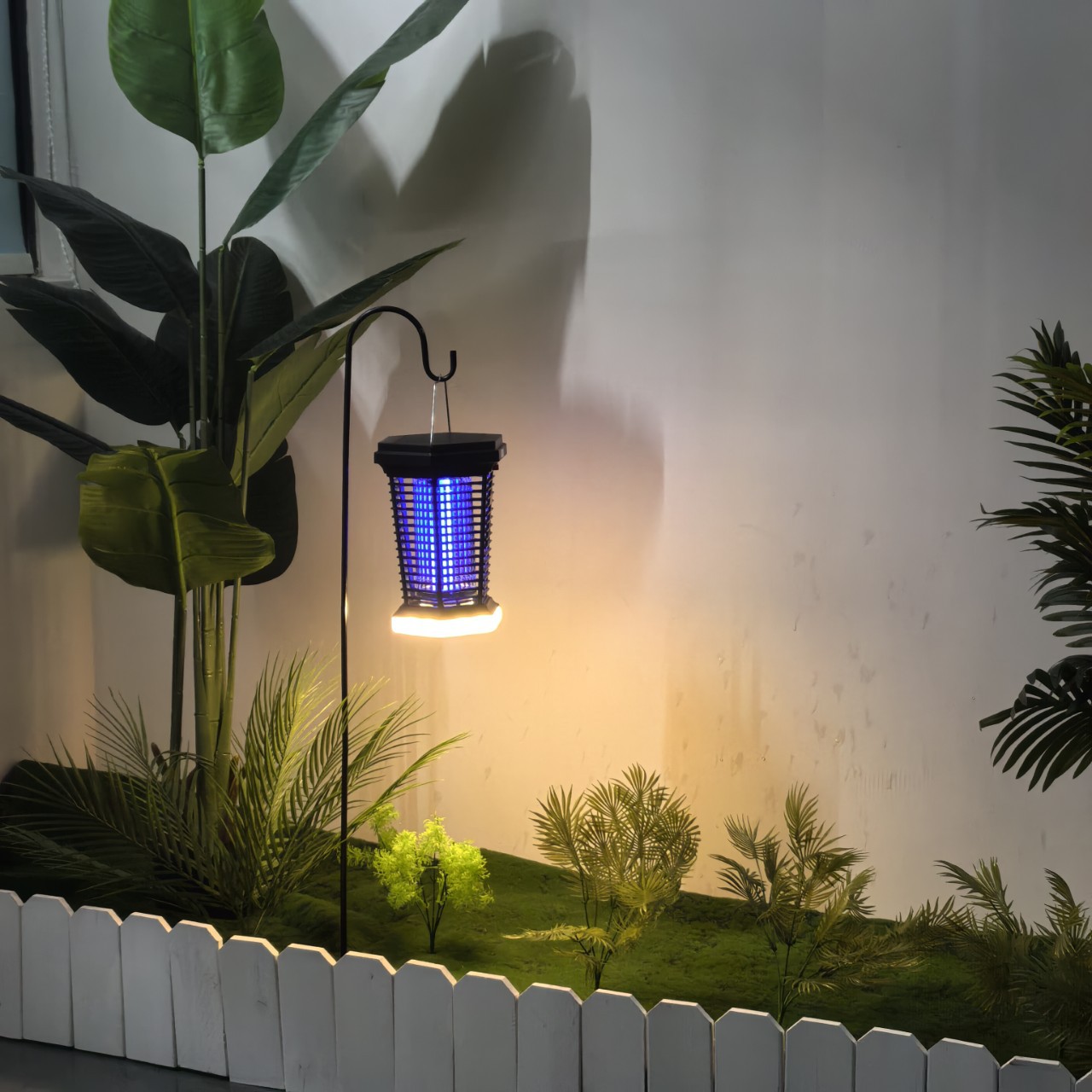 Lingtuo's new solar mosquito killer light + camping light + lawn light 3-in-1 USB charging mosquito killer mosquito trap light